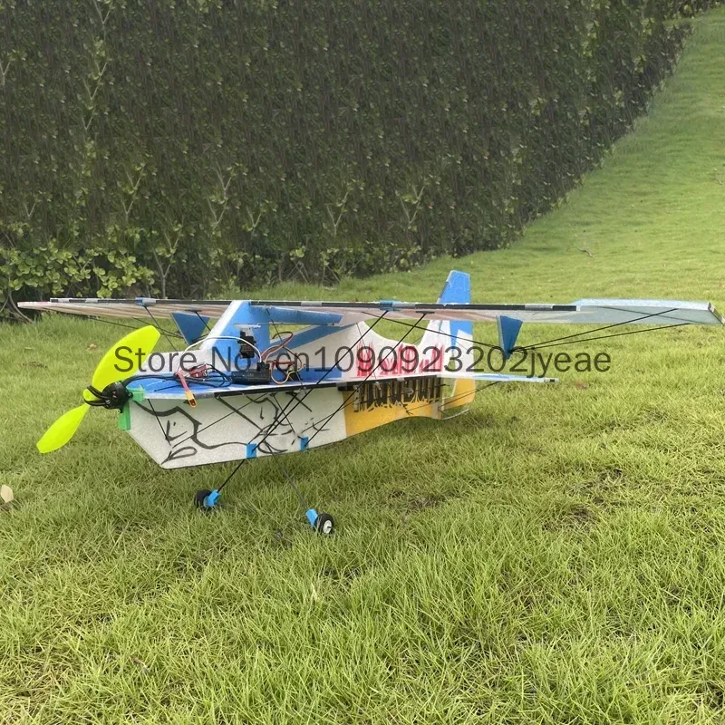 Mad Bull Einflügel-Modellbausa – Model Kit Competition Bewertung und Preis